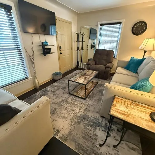 Home Away from Home, hotel din Wyandotte