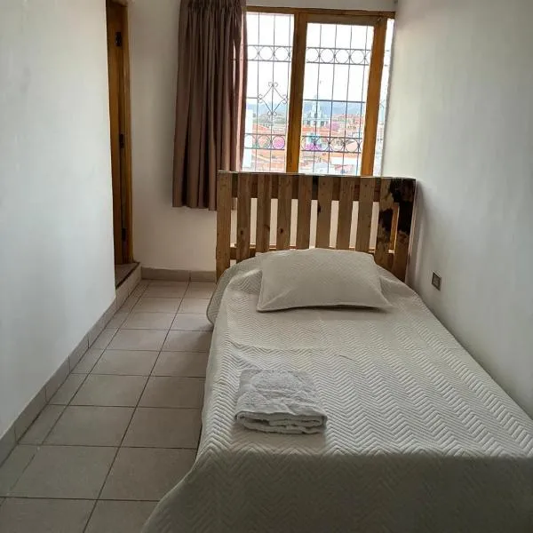 Habitacion Suite Centro Tarija C, hotel in Tarija