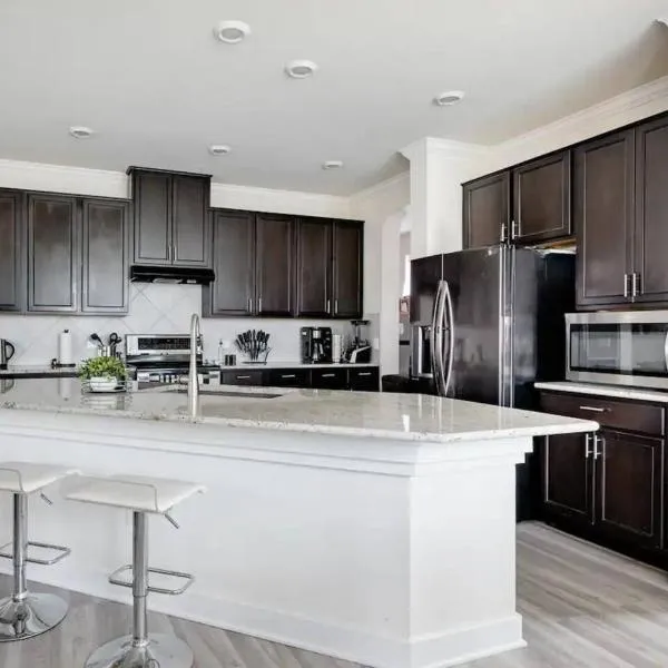 Luxury Home Near Mckinney Falls & Airport, hotel in Austin