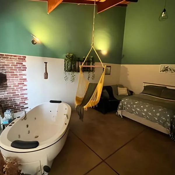 Chalé Cabana Studio - Louveira Jundiaí Vinhedo 01, hotel in Jundiaí