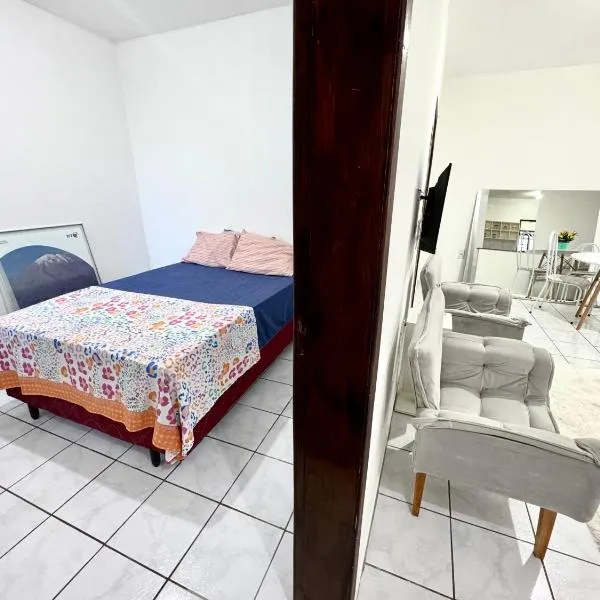 Apt3 Grande com 2 Quartos 2 cama-casal WIFI Smart TV Garagem a 1 min Rodoviaria, hotel v destinaci Petrolina