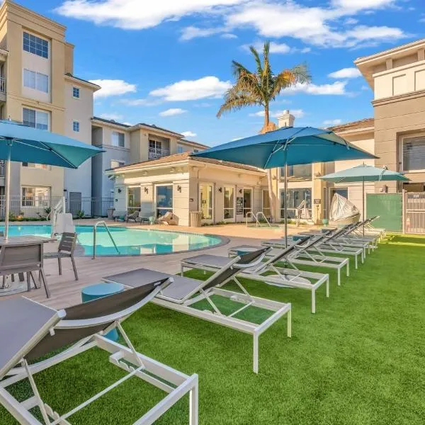 Deluxe Living in Marina Del Rey - Pool, Hot Tub, Gym