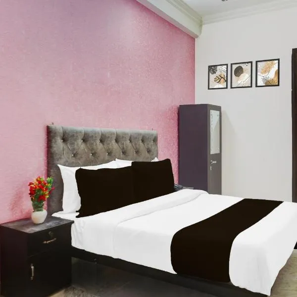 Townhouse Johri Enclave Metro Station Formerly Second Home, hotel in New Delhi