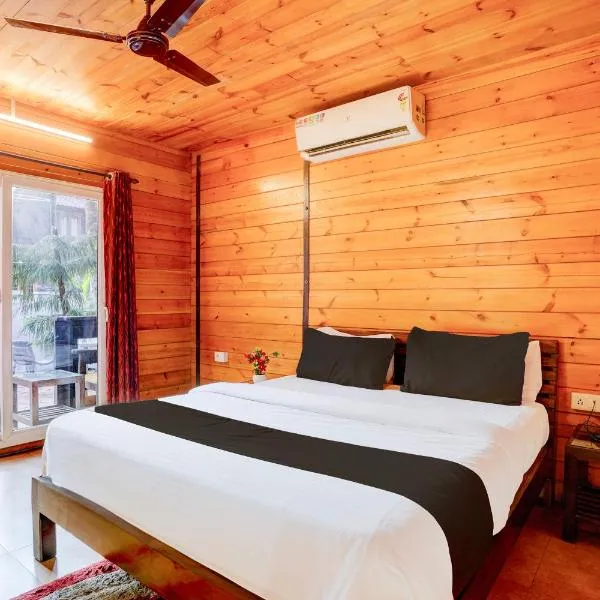 Super Townhouse Morjim, hotel in Goa