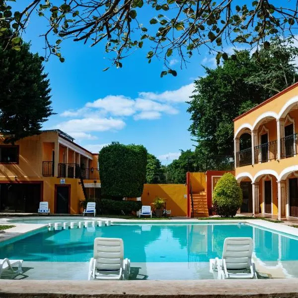 Hotel Tuul, hotel in Izamal