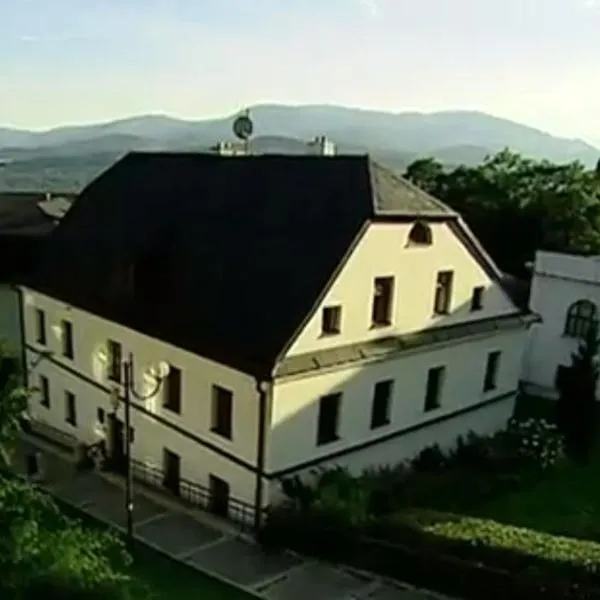 Apartmá v Rodném domě Vincenze Priessnitze v centru lázní, hotel din Jeseník