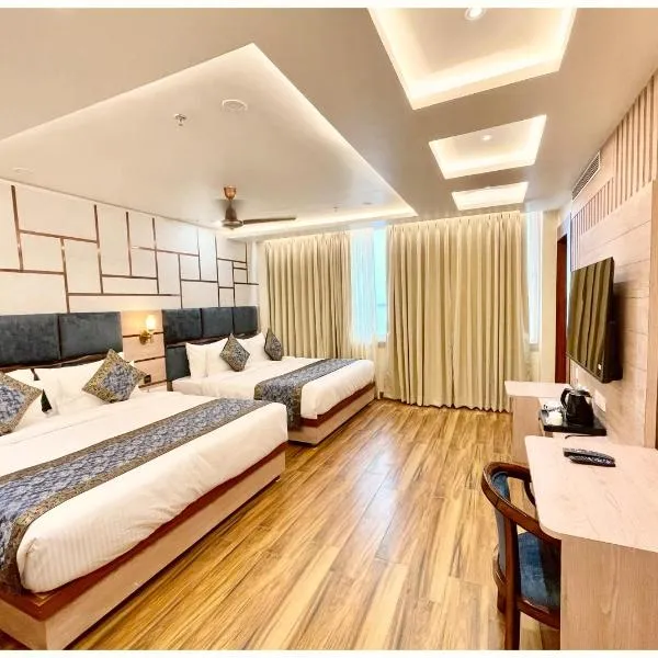 HOTEL MANTAVYA ! PREMIUM Rooms, & Free Wi Fi Near Kashi Vishwanath Temple BEST HOTEL, hotel in Varanasi