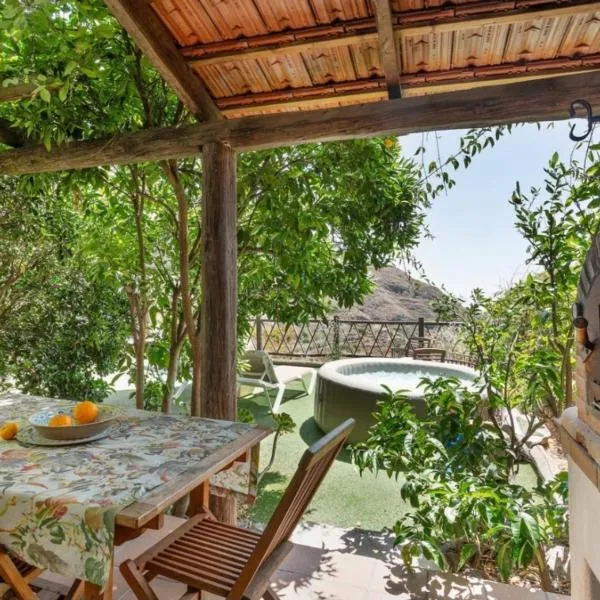 Casa Fuente Hervera, hotel in Vega de San Mateo