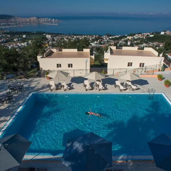 Berg Apartments, hotell i Limljani