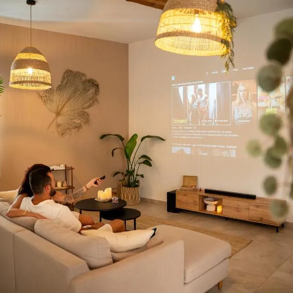 Loveroom La Villa Lova avec spa privé et pièce secrète, hotel a Pamiers