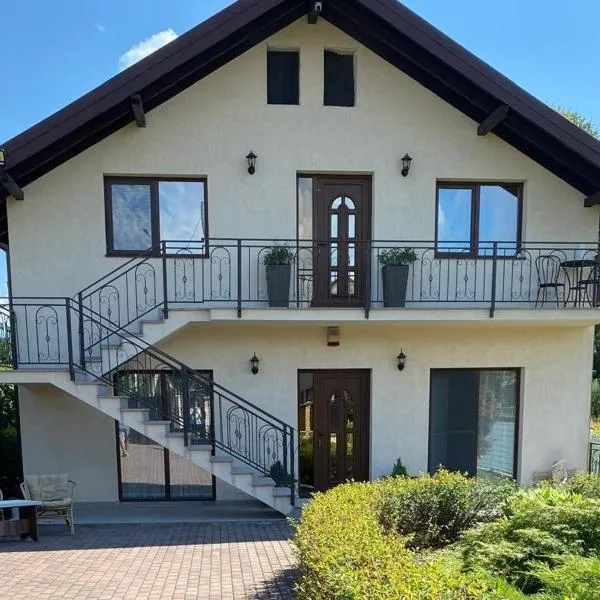 Casa Linda, hotel em Curtea de Argeş