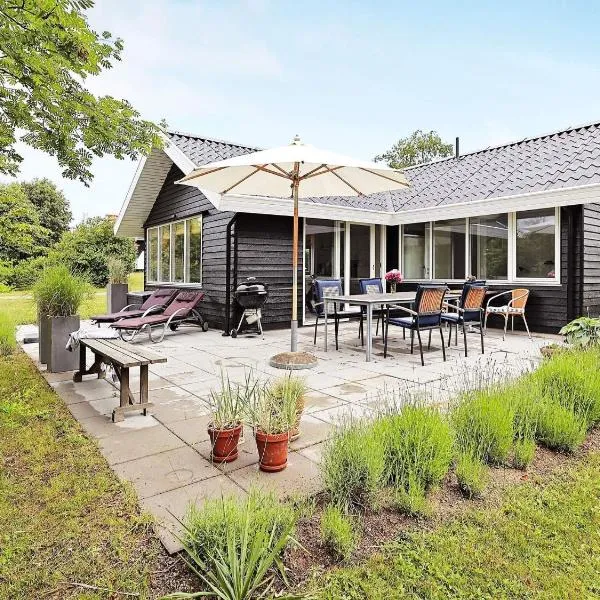 6 person holiday home in Karrebæksminde-By Traum, hotel in Karrebæksminde