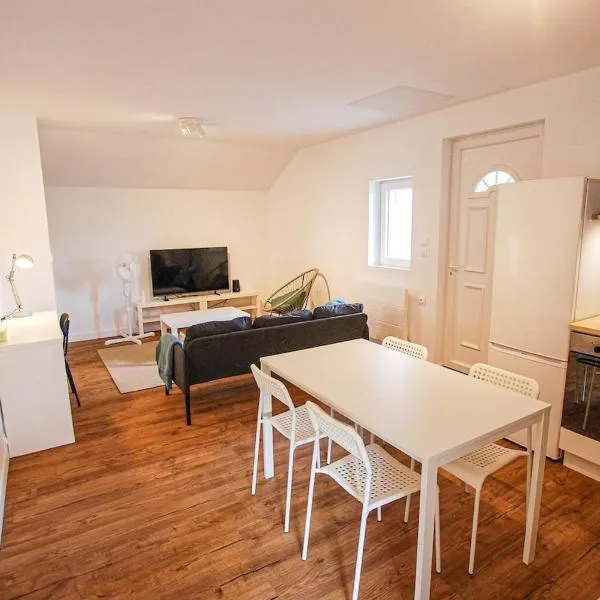 Appartement T2 avec Terrasse, hotel in Arraute-Charritte