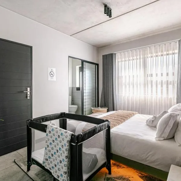 Cityescapes Family Resort Apt with Pool & Slide, hotel i Midrand