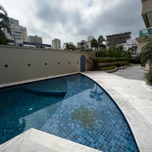 Apartmento a 700m da Praia da Enseada