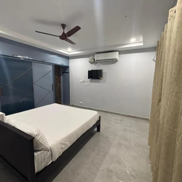 Jayalakshmi Homestay Near Tiruchanur Padmavathi Ammavari Temple, hotel in Tirupati