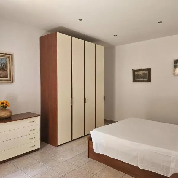 Casa Adelina - Appartamento Pallanza centro, khách sạn ở Verbania