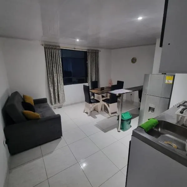 Apto amoblado a 15 min de la Embajada americana, hotel en Bogotá