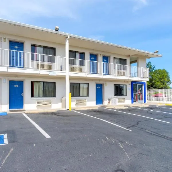 Motel 6-Redding, CA - Central, hotel en Redding