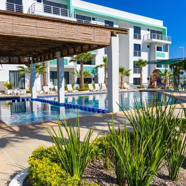 Indigo, Modern Apt Steps from Playa Brujas Beach, hotel in Mazatlán