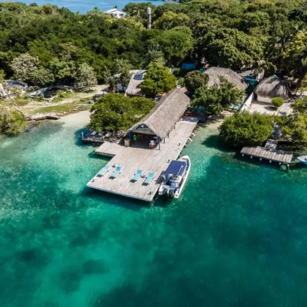 Isla Los Erizos EcoHouse, hotel in Isla Grande