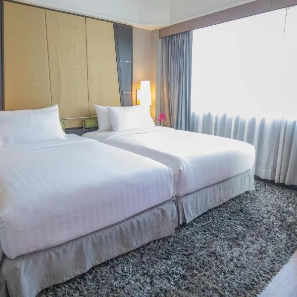 Ramada Plaza by Wyndham Bangkok Menam Riverside, hotel in Bangkok