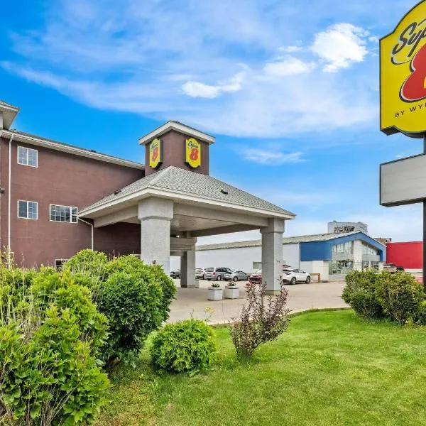 Super 8 by Wyndham Saskatoon Near Saskatoon Airport, hotel in Saskatoon