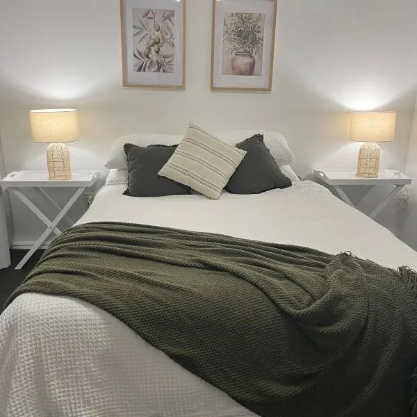 Modern guesthouse right in town, hotel v destinaci Motueka