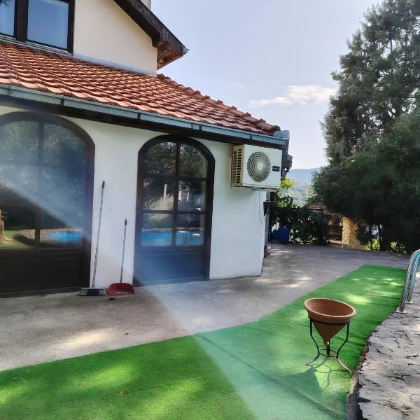 Vila Blue Mountain Lake, hotell sihtkohas Ledinci