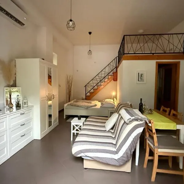 Apartment Paolo, hotel in Senj