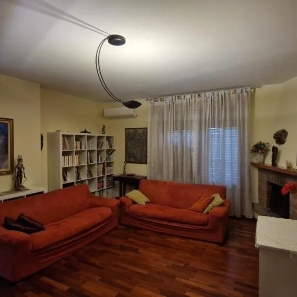 Civico 51Appartamento a Sassuolo – hotel w mieście Sassuolo