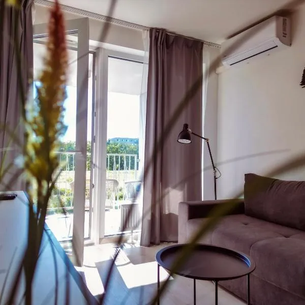 SkyFlat Bratislava-New Apartment near Airport Free Parking, hotel in Bratislava