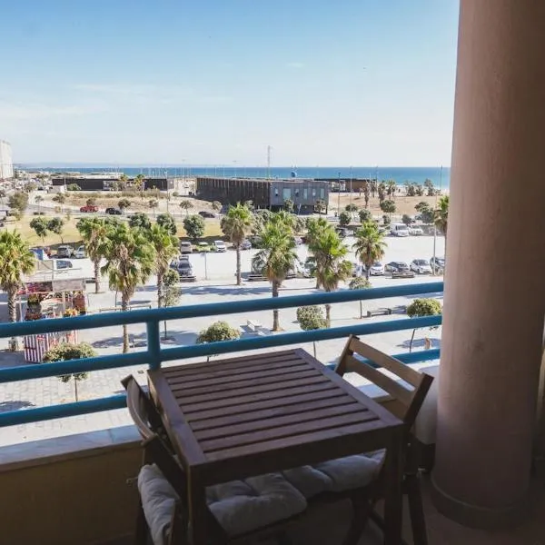 Beach Front Flat With Ocean View, hotel in Costa da Caparica