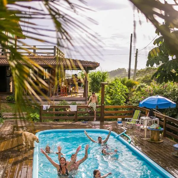 Paraíso Hostel Praia do Rosa, hotel v destinaci Praia do Rosa