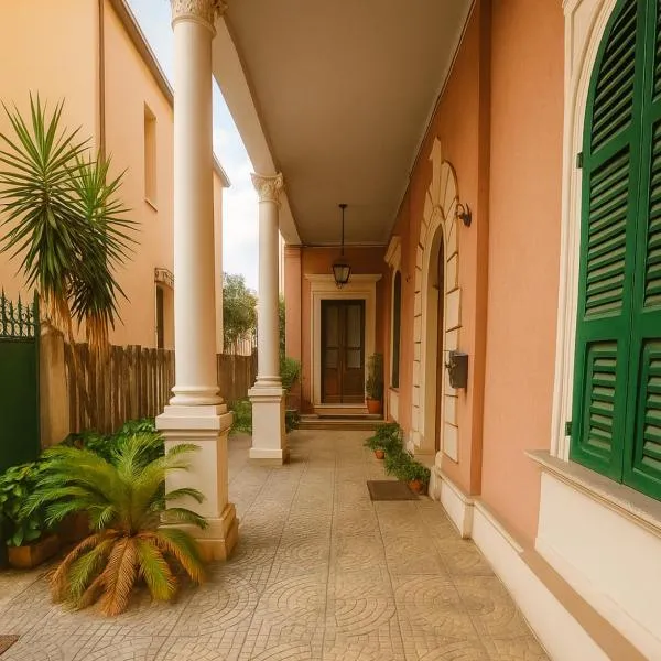 HERITAGE HOUSE City Center -ENTIRE APARTMENT-, khách sạn ở Pescara