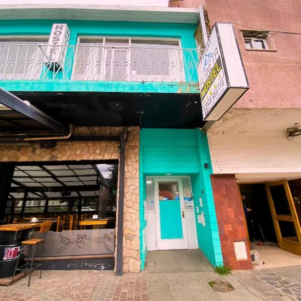 Planeta Hostel، فندق في إيسكيل