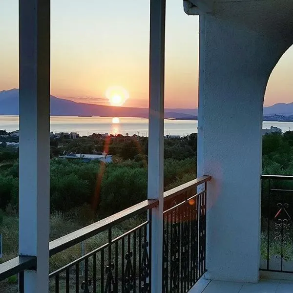 Villa Aelia Luxury Maisonette, hotel in Salamina
