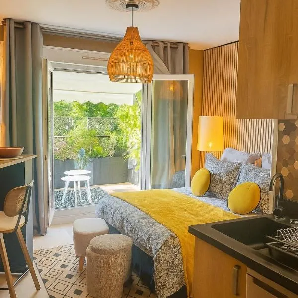 Petit Cocon des Rives Proche Stanislas, hotel v destinaci Nancy