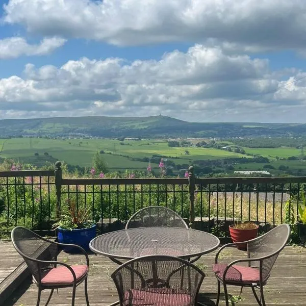 The View: Oswaldtwistle şehrinde bir otel