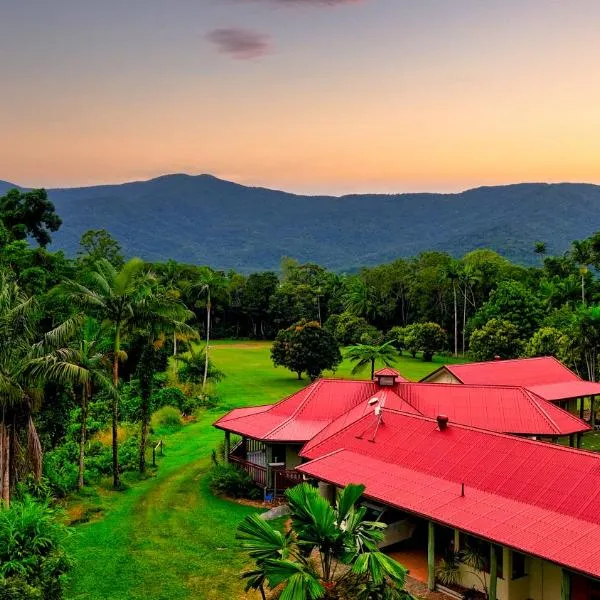 Ahana Hillside - Scenic Stay Near Cairns, hotel in Aloomba