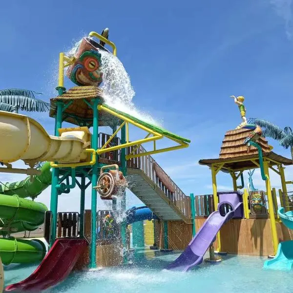 Playa Dorada Apartamento con Piscinas, Toboganes y Diversión, hotel en Vacamonte