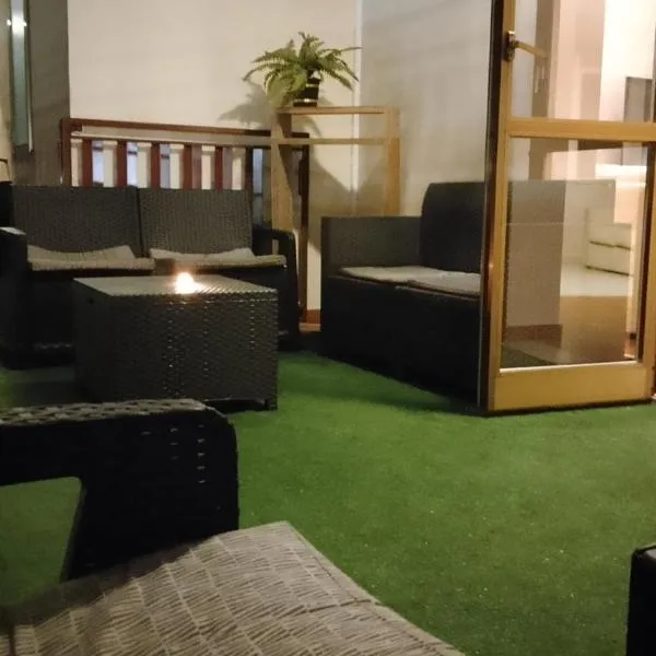 House Revolution Style FC, hotel in Oliveto Citra