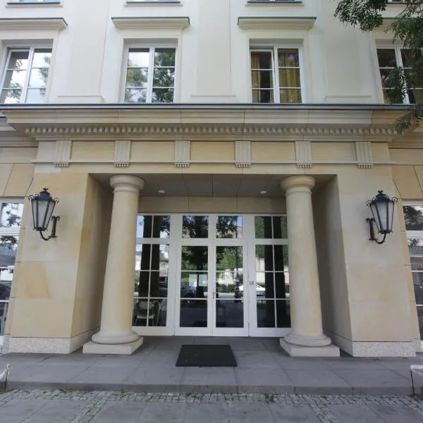 Dom Pomocy Studentom, hotel ve Varšavě