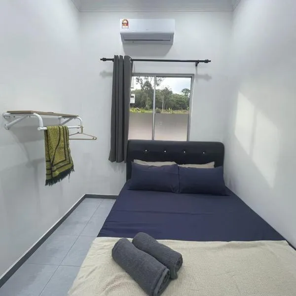 Casa de Alyzaa, hotel in Kampong Lendu