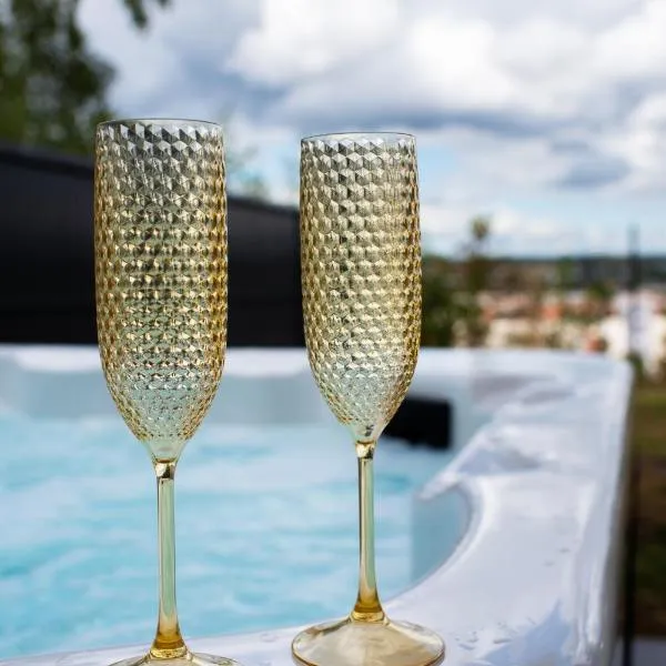 La Bulle Dorée Luxury private Jacuzzi House 4 BR Tourist Center, hôtel à Amnéville