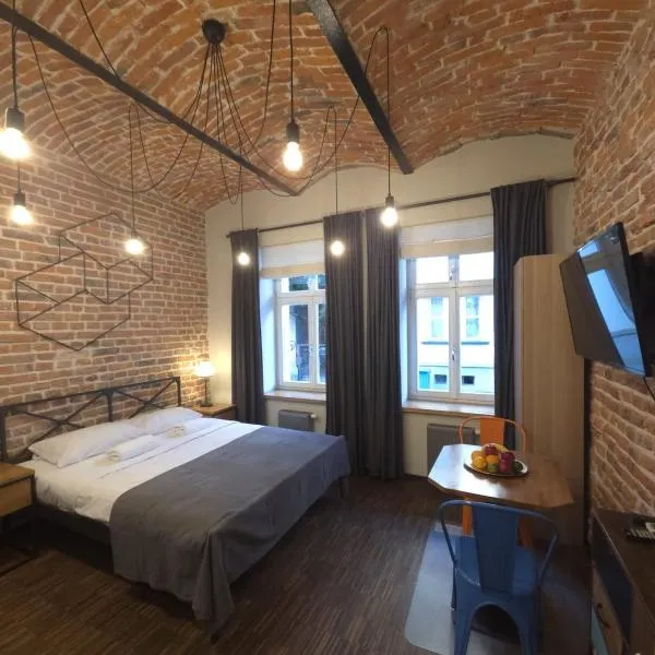 Różana Near Wawel Castle, hotel in Kraków