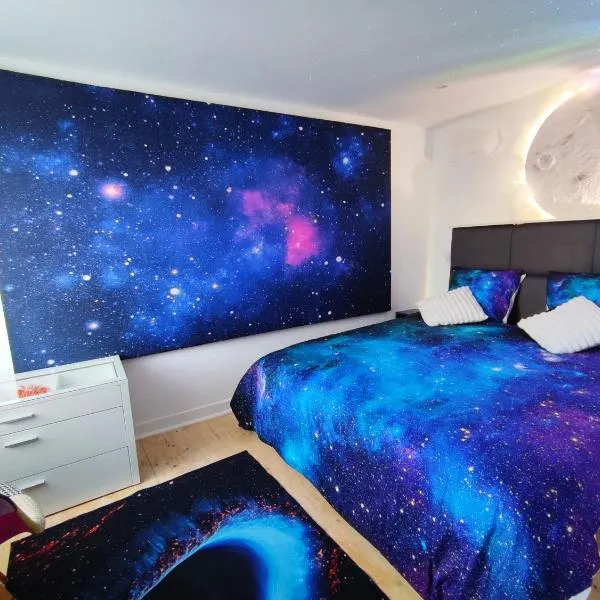 Space House & Surprise - Disneyland & Paris, hotel en Chalifert