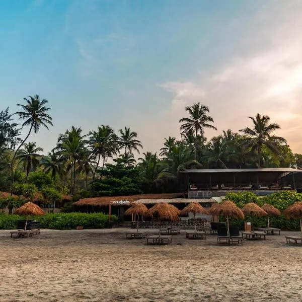 Anahata Retreat Beach Front Ashwem Goa, hotel v destinaci Mandrem