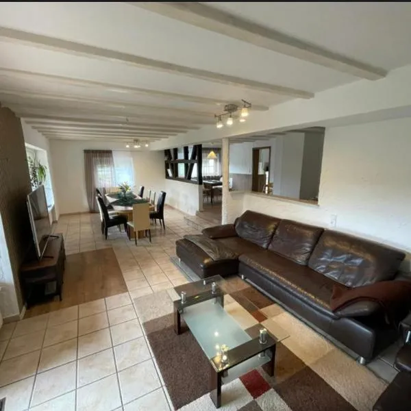 Ferienwohnung I&I, hotel en Halsenbach