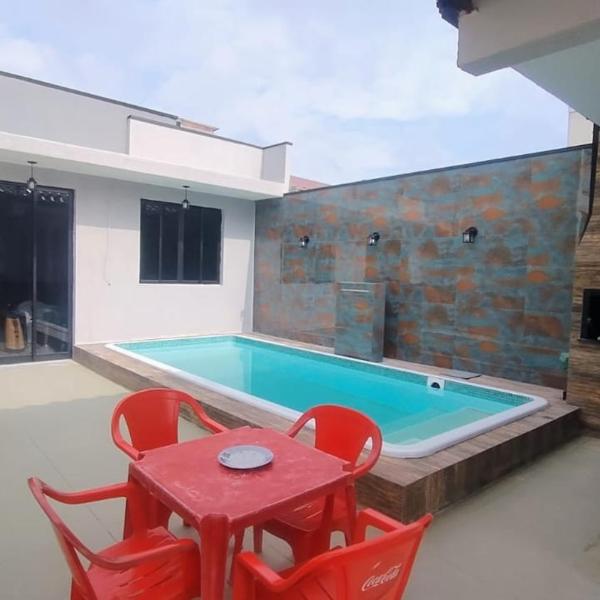 Casa a 300 metros do mar com Piscina